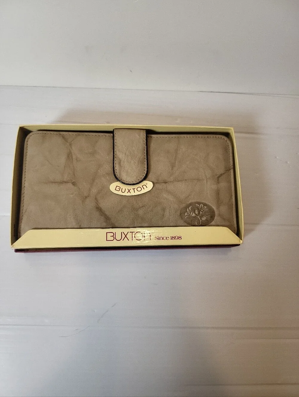 Vintage BUXTON Brown Leather Trifold Wallet Organizer Clutch KISS Clasp Coin